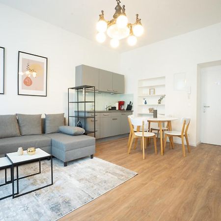 Spacious Apartment With Huge Shared Terrace And Grill Located Between City Centre And Donau River Vienna Exterior photo