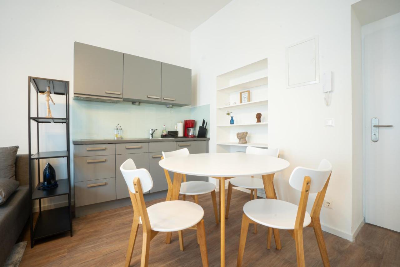 Spacious Apartment With Huge Shared Terrace And Grill Located Between City Centre And Donau River Vienna Exterior photo