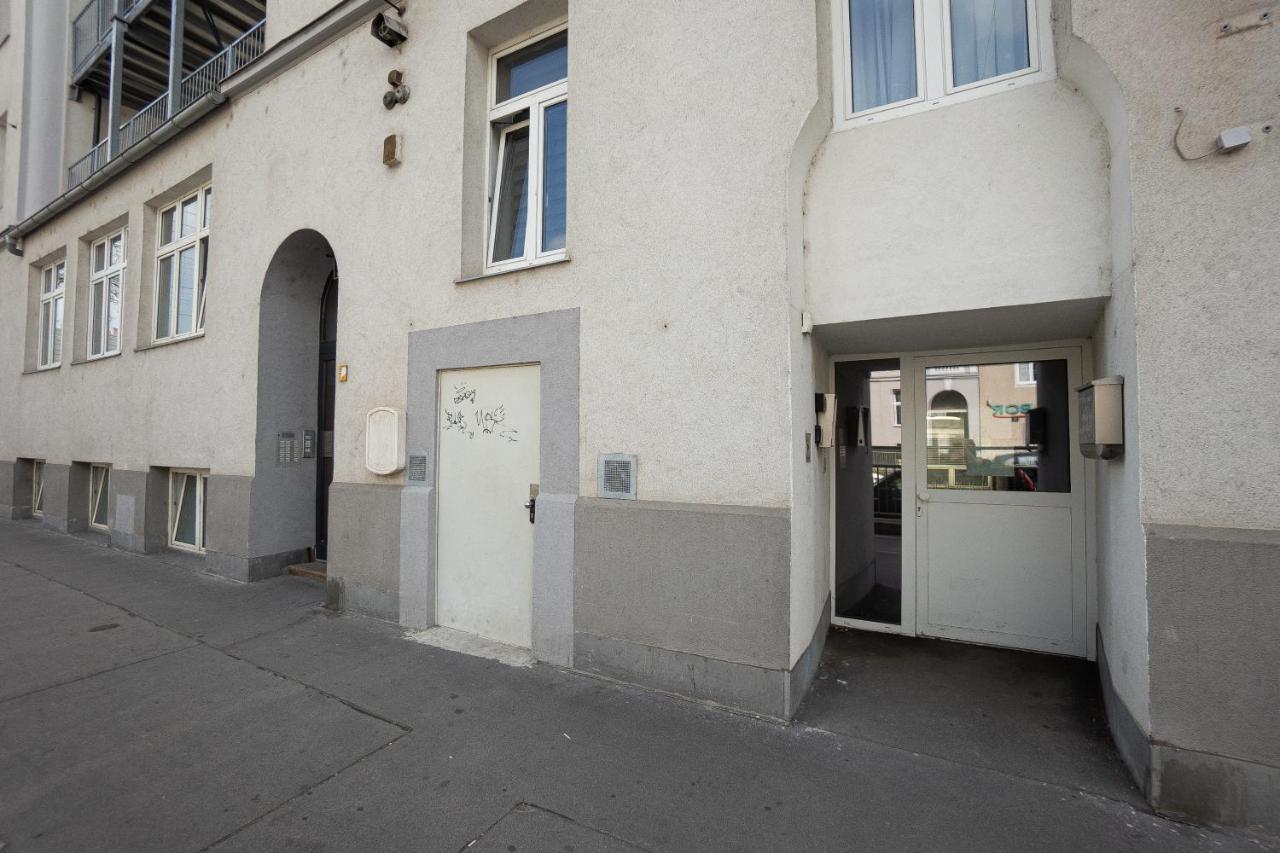 Spacious Apartment With Huge Shared Terrace And Grill Located Between City Centre And Donau River Vienna Exterior photo